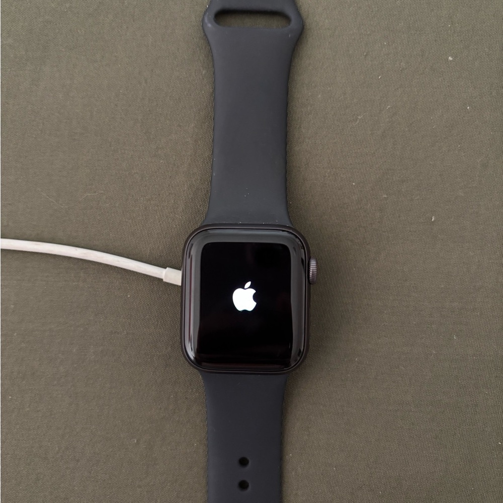Apple Series 5 Midnight Black Smartwatch